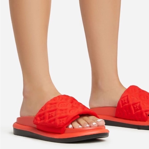 Limited Edition Slides RED Miss Lola - Picture 2 of 11